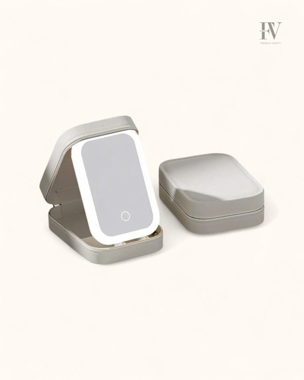 Coffret à maquillage pratique avec miroir intégré