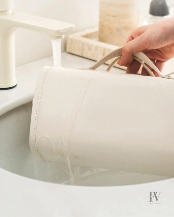 Vanity design moderne, parfait pour une utilisation quotidienne