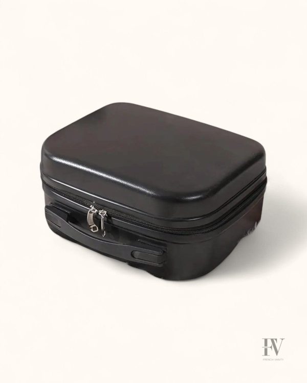 Vanity sur valise conçu pour les besoins des voyageurs